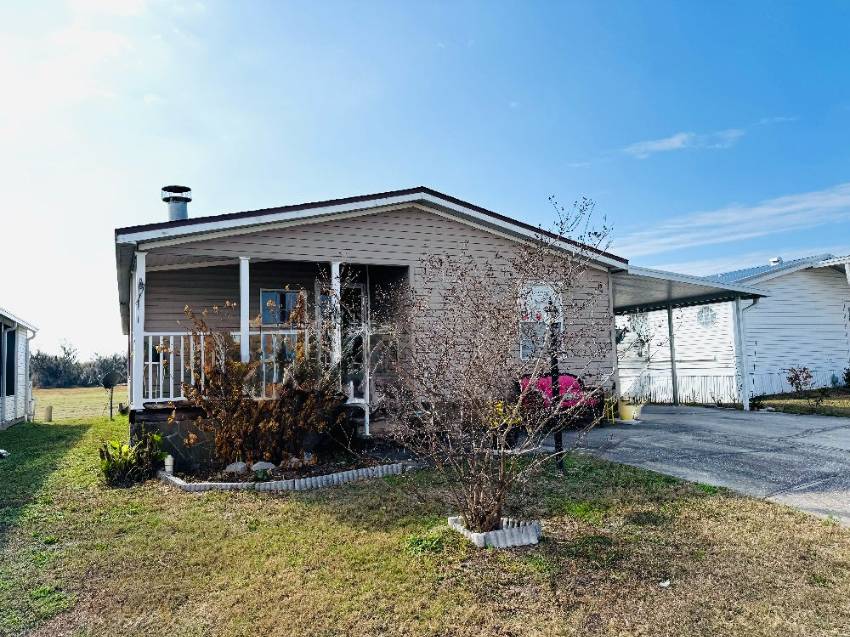 Mulberry, FL Mobile Home for Sale located at 419 Apache Trail Paradise Lakes Estates